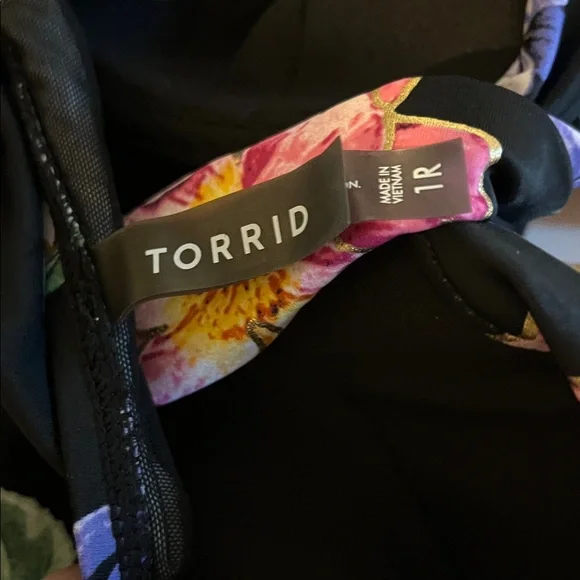 NWT Beach, Summer, Floral, Colorful Torrid Tankini - Picture 10 of 10